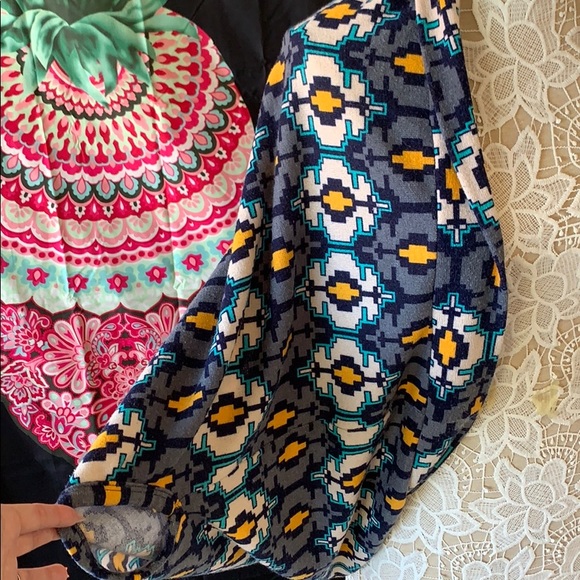 Aztec Shrug - Picture 2 of 5